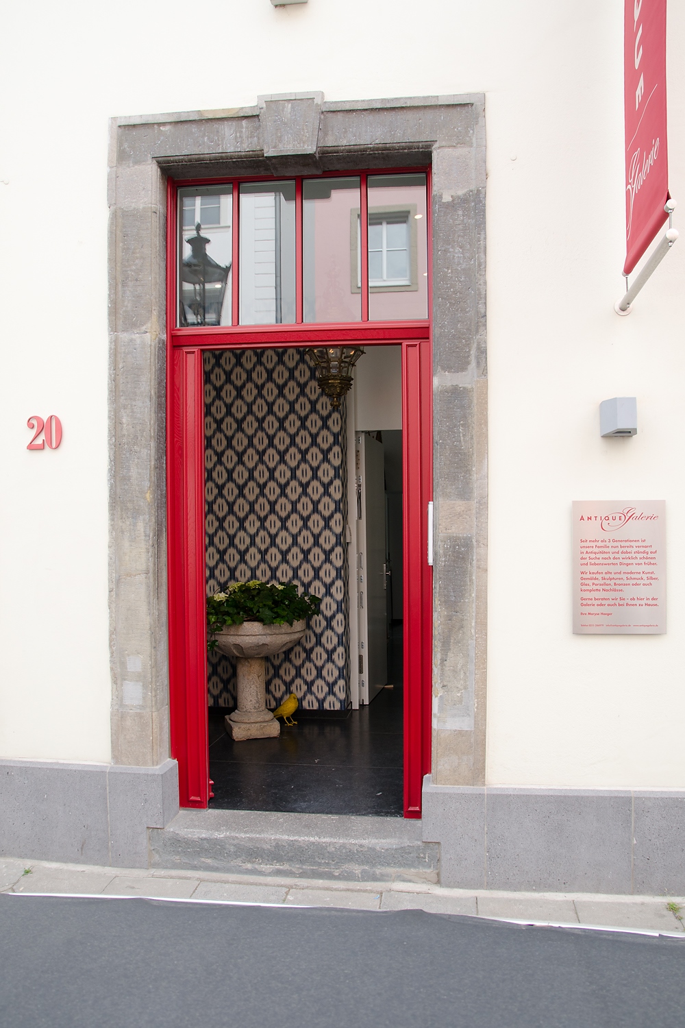 Bilker Straße Antique Corridor